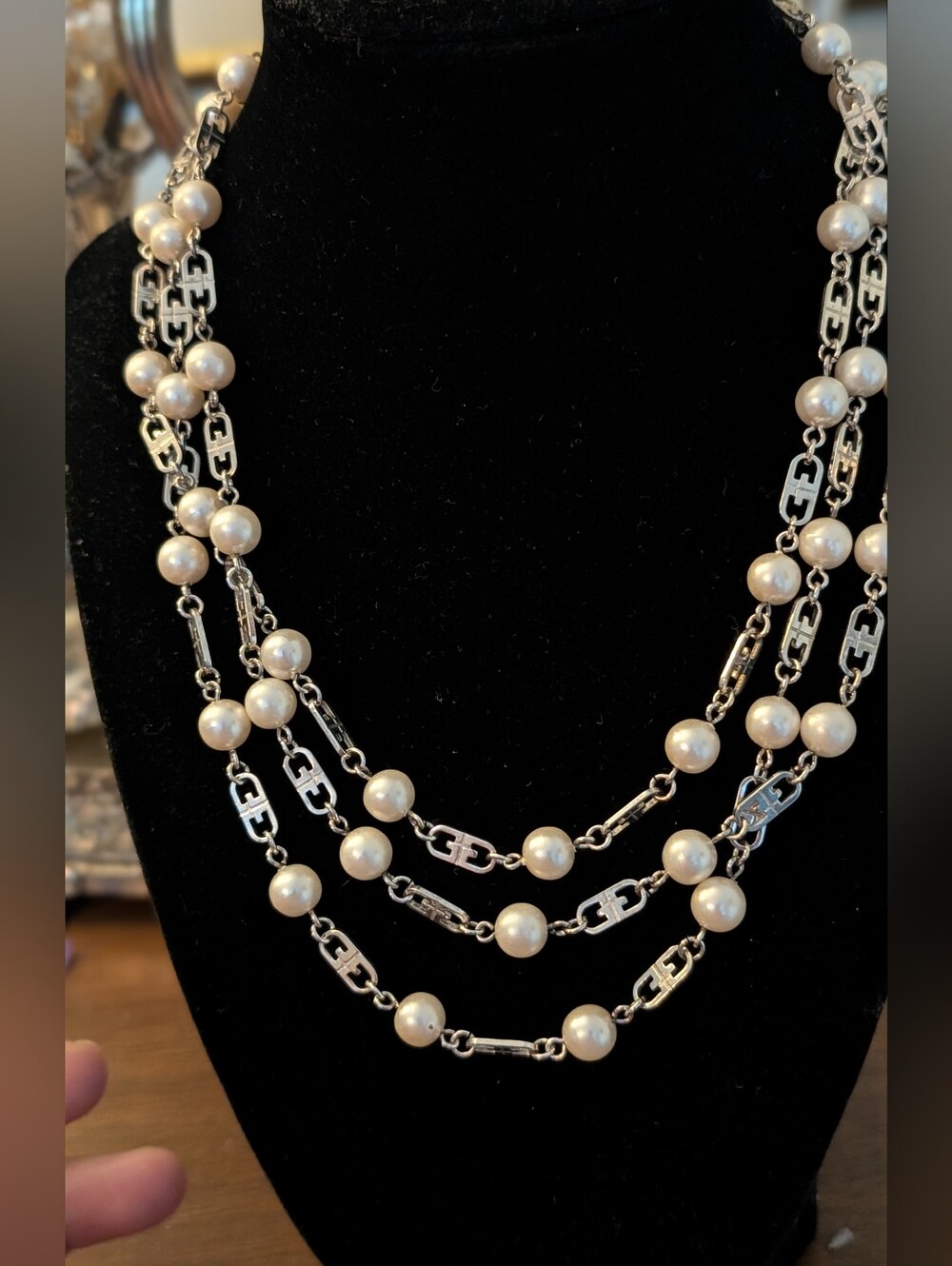 Elegant Infinity Faux Pearl Necklace with Silver Chain - Picture 8 of 8